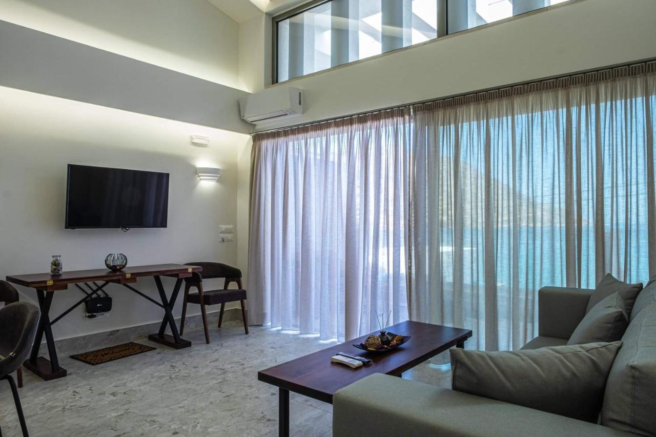 Nama Sea Side Suites Pláka المظهر الخارجي الصورة